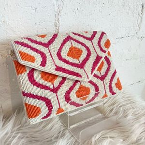 Porte-monnaie carré léger personnalisable, brodé et perlé à la main, coloré - Product Image 1