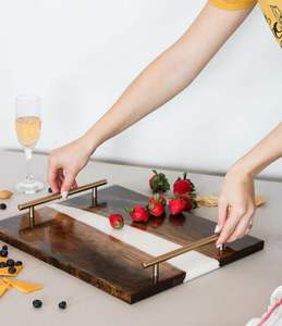 Bandeja de Servicio de Madera con Resina Epoxi Verde Premium, Asas de Metal, Hecha a Mano, Decorativa, para Cocina, Plato para Comida, Set de Regalo para Charcutería - Product Image 4