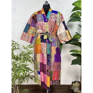 Kimono long réversible Kantha Pur pour femme, veste vert pastel, motif singe, en coton, paréo de plage - Product Image 1
