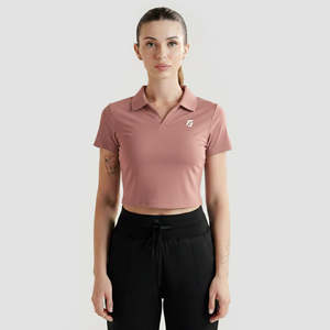 Camiseta Ajustada con Cuello Deportivo en Rosa Polvoriento, Transpirable y de Corte Corto - Product Image 1
