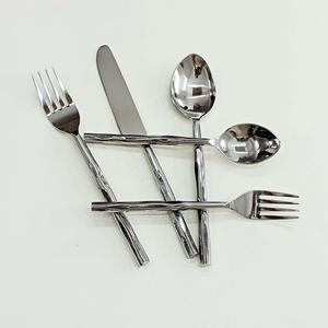 ชุดเครื่องใช้บนโต๊ะอาหารสแตนเลสแบบพกพามีด้ามจับดีไซน์หยาบชุดช้อนขัดกระจกสีเงินทำจากสแตนเลส - Product Image 2