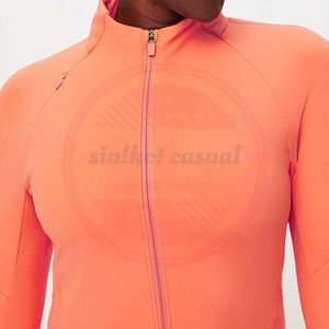 Veste de gommage uniforme d'hôpital avec poches vestes de laboratoire médical unisexes pour une utilisation quotidienne de l'infirmière à l'hôpital vente en gros - Product Image 4