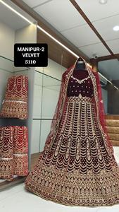 Ropa de fiesta Lehenga Choli de terciopelo con bordado de diseño moderno para suministro mundial de la India - Product Image 2
