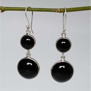 Boucles d'oreilles pendantes en argent sterling 925 avec onyx noir double pierre, serti clos en forme de boule, faites à la main, pierre de naissance de juillet - Product Image 4