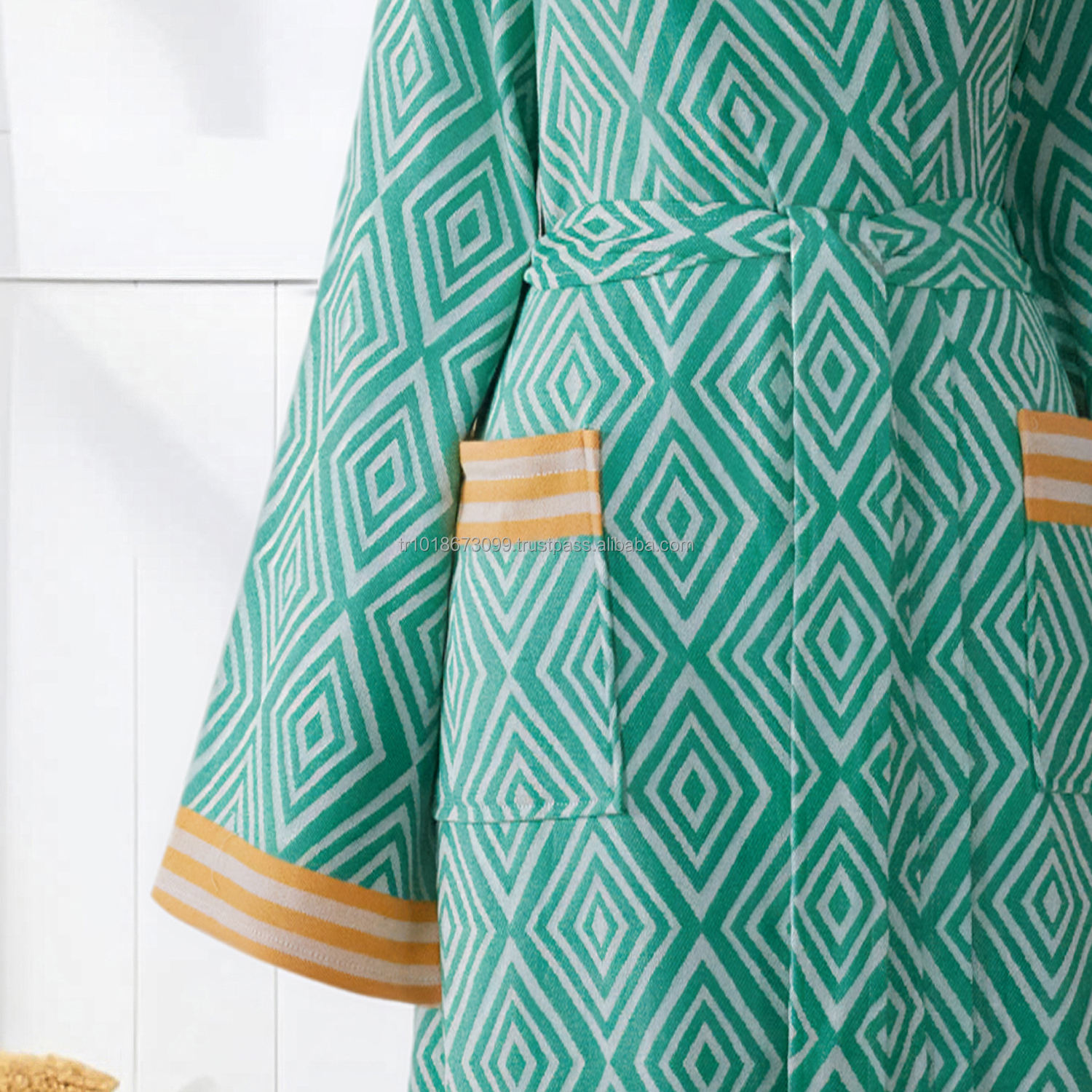 สีเขียว