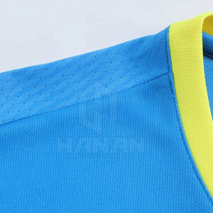 Uniforme de fútbol de poliéster 100% personalizable, ropa de equipo de alta calidad disponible en varios colores personalizados a la venta - Product Image 4