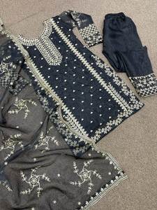 Derniers vêtements de soirée de créateur Top en organza avec vêtements indiens et pakistanais Dupatta - Product Image 5