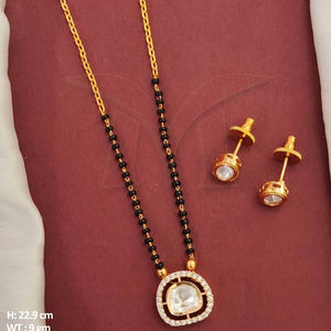 Conjuntos de joyería pulida de oro alto, envío RTS, accesorios de joyería, ropa de fiesta para mujer, estilo elegante de piedra completa, Kundan Mangalsutra - Product Image 1