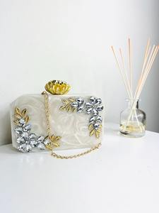 กระเป๋าคลัทช์เรซิ่นทำมือสำหรับผู้หญิง งานกลางคืนและงานทางการ - Product Image 2