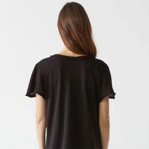 T-shirt élégant en coton Supima pour femme-Couleurs vives disponibles, polyvalent pour s'habiller ou se baisser, tenue longue durée - Product Image 3