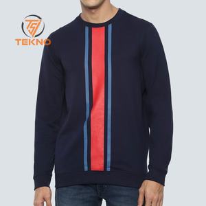 Sweatshirts à col rond personnalisables pour hommes derniers sweatshirts à la mode pour hommes avec toutes les tailles disponibles coupe régulière sweat-shirt décontracté uni pour hommes - Product Image 1