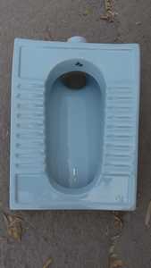 Inodoro de Cerámica Blanca Italiana Grepl, Montado en el Suelo, Moderno, con Diseño Tradicional - Product Image 5