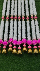 แขวนผนังลายดอกมะลิ4ฟุตพร้อมพวงมาลัยแต่งพู่ห้อยแบบ Jhumka Ghungroo ตกแต่งฉากหลังของตกแต่งงานปาร์ตี้ - Product Image 5