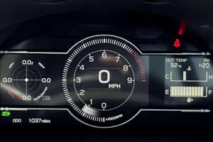 2025 GR 86 AWD Coche de bajo kilometraje, transmisión automática, volante a la izquierda, gasolina/eléctrico, color oscuro - Product Image 6