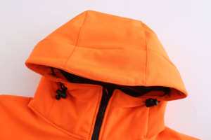 Veste pour homme en polaire polyester imperméable et chauffante, personnalisable avec logo, service OEM, streetwear d'hiver pour l'extérieur, respectueuse de l'environnement - Product Image 5