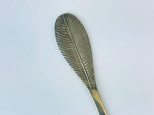 ฮอร์นรองเท้าจากนักออกแบบระดับพรีเมียมพร้อมด้วยลวดลายใบไม้ในแบบศิลปะที่จับทำจากโลหะและออกแบบตามหลักสรีรศาสตร์สำหรับสวมใส่ได้อย่างง่ายดายจากอินเดีย - Product Image 5