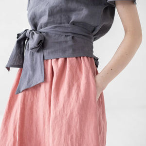 Robe kimono courte en lin de style rétro classique avec cravate pour femme avec silhouette trapèze - Product Image 1