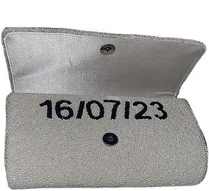 Oferta Increíble en Bolso de Mano de Novia Personalizado con Cuentas, Estilo Clásico y Elegante - Product Image 1