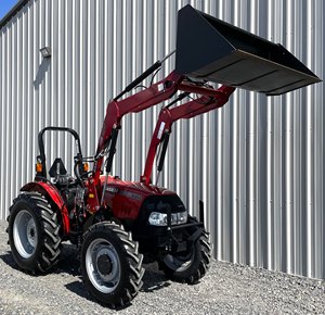 Mini tracteur à roues CASE IH Farmall 60A avec puissance nominale de 40 à 180 HP pour la ferme - Product Image 1