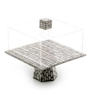 Présentoir à gâteau de forme carrée en nacre écologique avec présentoir à gâteau en dôme en acrylique pour la décoration de mariage et de fête - Product Image 1