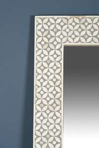 Espejo de Pared Decorativo de Madera de Lujo con Incrustaciones de Hueso, Hecho a Mano, Moderno y Ecológico, para Hogares y Comercios de Alta Gama - Product Image 3