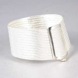 Bracelet tressé Trabzon à 13 rangs en argent sterling 925, plaqué or 14K, or 18K, or rose, rhodium, diamants et perles - Bracelets Tennis - Product Image 2