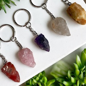 Porte-clés en cristal brut poli de qualité supérieure, écologique, pendentif en cristal brut, porte-clés, énergie protectrice négative - Product Image 3