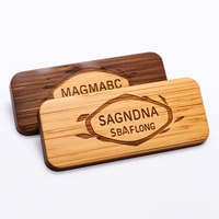 Pas cher en vrac écologique unique fantaisie en bois logo personnalisé badge nominatif en bois de bambou