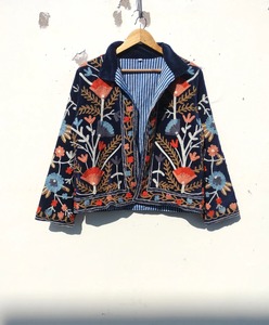 Chaqueta y Abrigo Bordado a Mano de Terciopelo Suzani, Chaqueta Corta Estilo Bohemio para Mujer, Estilo Vintage Bohemio, Chaqueta Suzani Colorida - Product Image 5