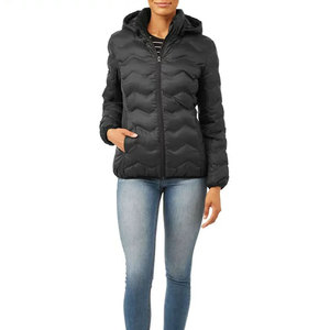Chaqueta acolchada de mujer de talla grande con logotipo personalizado OEM de alta calidad con forro de nailon transpirable Estampado de diseño personalizado para invierno - Product Image 5