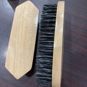 Brosse à cheval en bois avec poils rigides |   Brosse de nettoyage équestre - Product Image 2