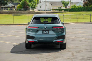 2023 BMW IX XDrive50 AWD รถสปอร์ต4dr พร้อมที่นั่งหนังกล่องเกียร์อัตโนมัติกล้องด้านหลังเครื่องยนต์4L แก๊ส/ไฟฟ้า - Product Image 5