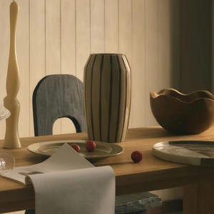 Le meilleur bol en teck massif avec une finition brun foncé et un motif ondulé pour la salle à manger. - Product Image 5