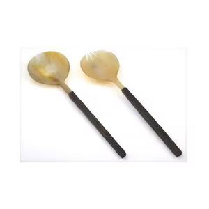 Ustensiles élégants de service de salade en acier inoxydable très poli avec une finition propre idéale pour une utilisation dans les restaurants et les événements raffinés - Product Image 6