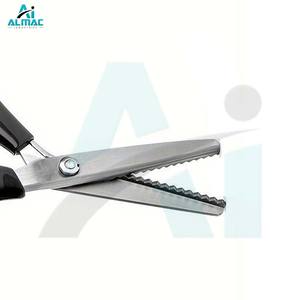 Ciseaux ménagers durables ALMAC avec poignée noire ergonomique conçus pour une prise en main confortable et une coupe précise - Product Image 6