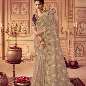 Último diseñador suave Georgette bordado floral Zari trabajo Sari por Fab Zone - Product Image 1