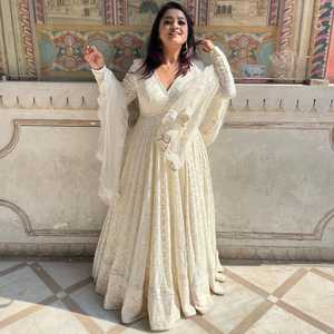 Stilvolle und elegante Frauen Party Wear Kleid Hose Dupatta Set Neuankömmling für Hochzeiten Großhandels preise Neueste Designs Kurti - Product Image 4