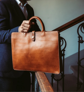 Maletín de Cuero Moderno, Minimalista, Personalizado, en Oferta, Bolsa para Portátil de Cuero de Grano Completo - Product Image 1