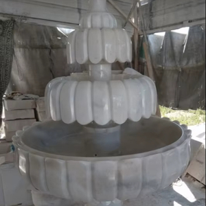 Elegante fuente de mármol hecha a mano con piedra característica del agua - Product Image 1