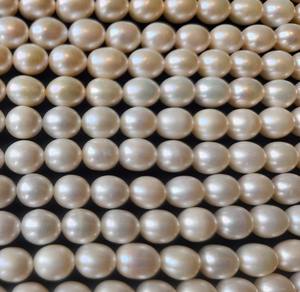 Cuentas de perlas de arroz de agua dulce blancas cultivadas naturales hebras sueltas cuentas sin tratar para la fabricación de joyas CAMBIO DE Color efectos ópticos - Product Image 5