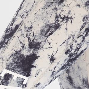 Leggings atléticos ligeros de tela de poliéster para mujer Leggings de yoga impresos sublimados - Product Image 4