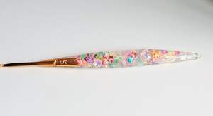 Gancho de ganchillo de resina hecho a mano escultura de patrón de arte atractivo para Kit de ganchillo tijeras de sastre herramientas de costura - Product Image 3