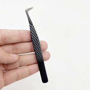 Pince à épiler professionnelle à 90 degrés en acier inoxydable solide avec logo personnalisé et poignée en diamant noir au plasma Vente en gros - Product Image 3