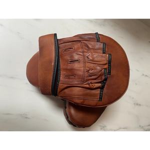Coussinets de boxe en cuir véritable sur mesure en gros MMA Kick Boxing Training Punch Mitts Prix raisonnable Confortable - Product Image 4