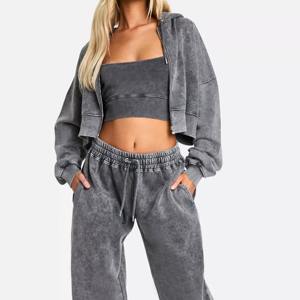 Conjunto Deportivo para Mujer con Lavado Ácido, Sudadera Corta y Pantalones Acampanados, Diseño de Logotipo Bordado en el Conjunto Deportivo, Servicio OEM, Diseño ODM, Último Diseño - Product Image 1