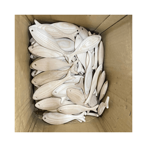 Produit le plus vendu au Vietnam Décoration murale suspendue colorée Conception de poisson en bois Poli poisson en bois sculpté non peint à partir de 99 données dorées - Product Image 3