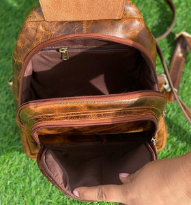 มาใหม่ล่าสุดกระเป๋าเป้สะพายหลังหนังครัชมีสไตล์หลายใช้ร้อนขายหนังแท้ U Nisex กระเป๋าเป้สะพายหลังเดินทางขายส่งผลิตภัณฑ์จํานวนมาก - Product Image 6