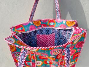 กระเป๋าผ้าฝ้ายบุนวมขนาดใหญ่เป็นมิตรต่อสิ่งแวดล้อมทำด้วยมือพิมพ์ลายดอกไม้มีซิปออกแบบได้ตามใจน้ำหนักเบามีกระเป๋าในตลาด - Product Image 3