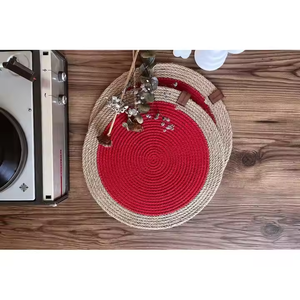 Napperons brodés tendance fabriqués à la main à partir de rotin naturel et de jute. Les tapis ronds tissés sont une touche parfaite à votre table à manger - Product Image 3