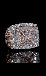 Bague en diamant Moissanite étincelante pour homme Pièce de bijoux élégante parfaite pour un anniversaire de mariage ou de fiançailles - Product Image 2